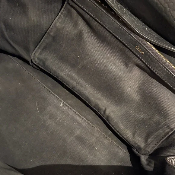 Elegant Black Leather Handbag - Picture 10 of 10